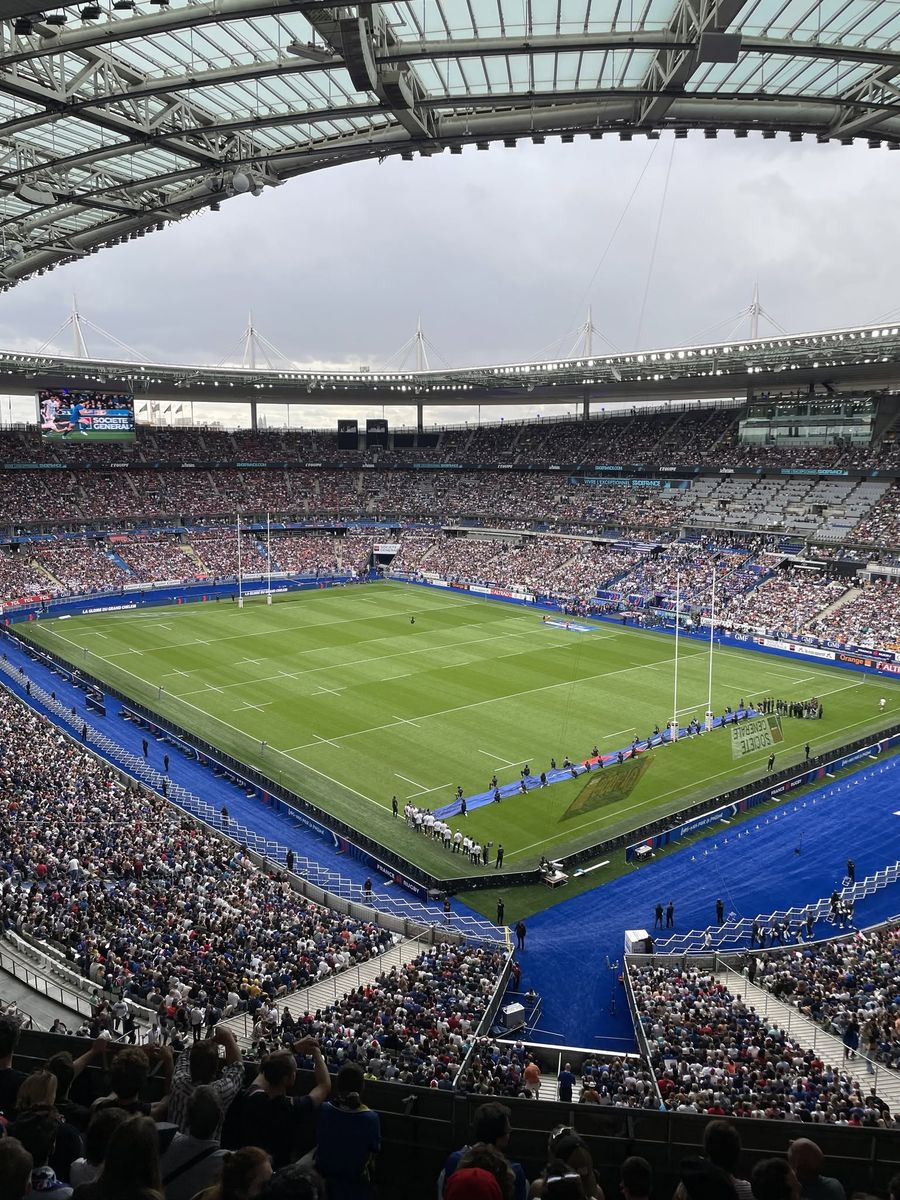 Vue du Stade de France depuis les tribunes avant le match